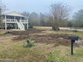 412 Robert St in Waveland, MS - Building Photo - Building Photo