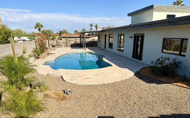 9410 N 36th St in Phoenix, AZ - Foto de edificio - Building Photo