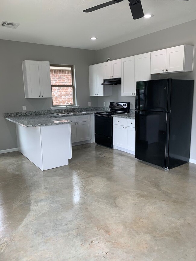 1561 Ham Reid Rd in Lake Charles, LA - Building Photo - Building Photo