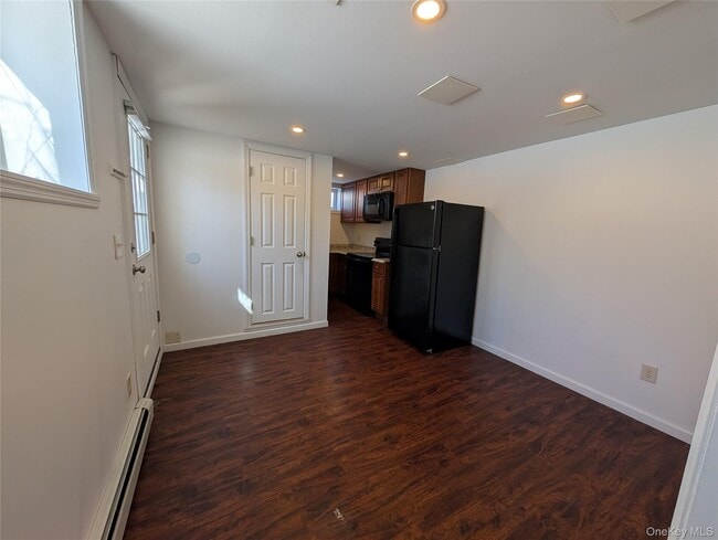 33 E Vacation Dr in Wappingers Falls, NY - Building Photo - Building Photo