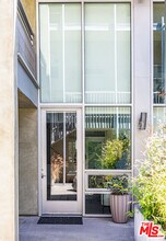 5806 Waring Ave-Unit -7 in Los Angeles, CA - Building Photo - Building Photo