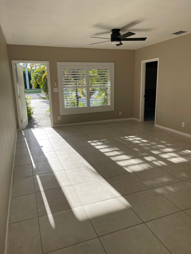 186 NW 4th Ave, Unit East Boca Duplex