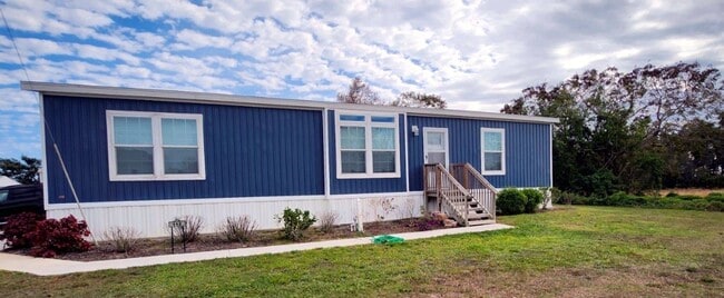 property at 112 Paradise Dr