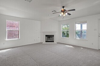 18509 Sandy Bottom Dr in Pflugerville, TX - Foto de edificio - Building Photo