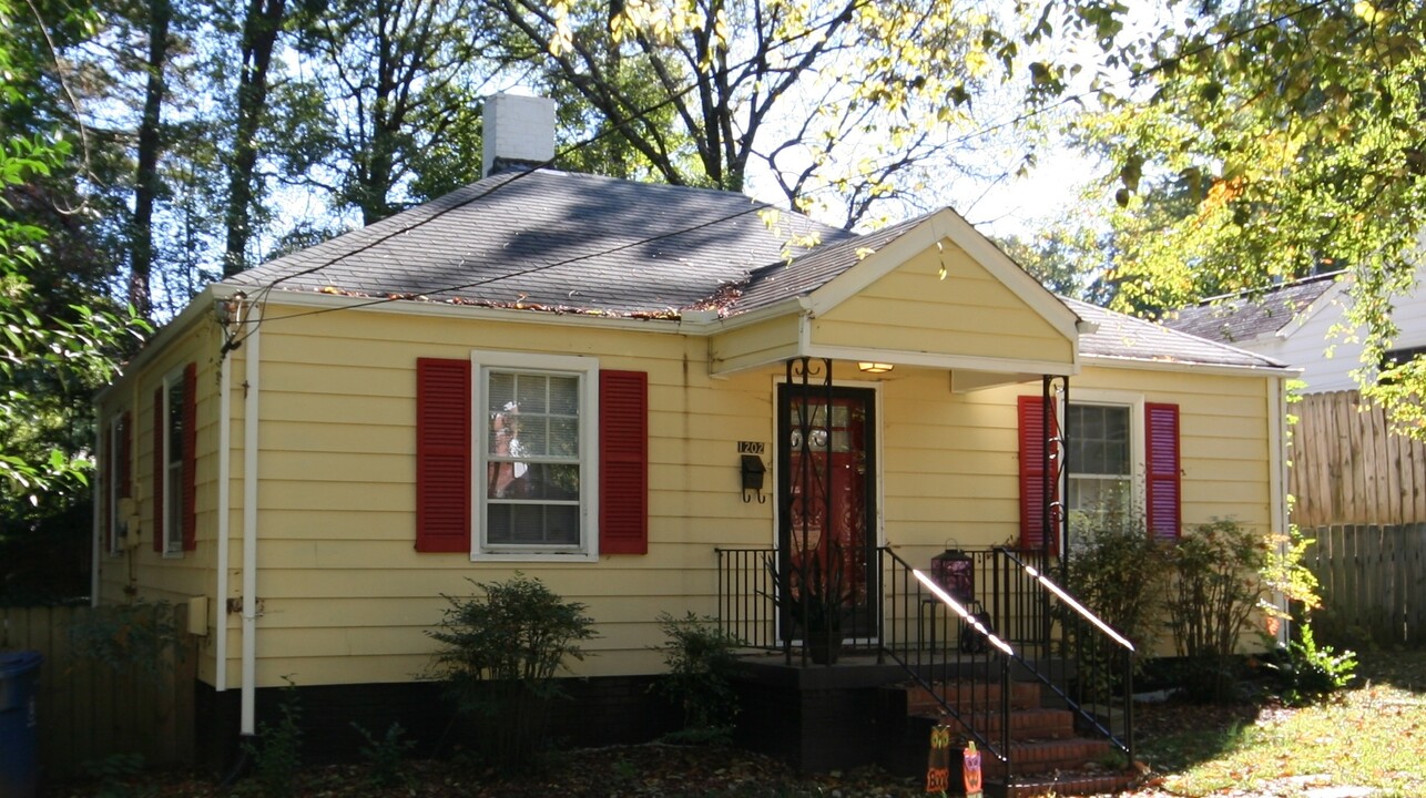 1202 N Duke St in Durham, NC - Building Photo