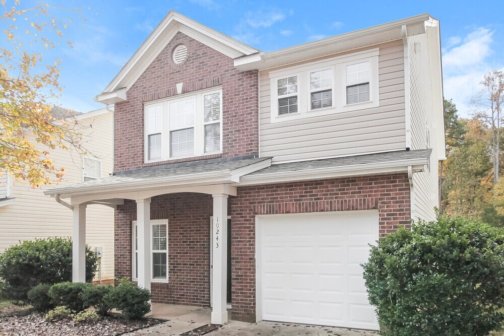 10243 Hugue Way in Charlotte, NC - Building Photo