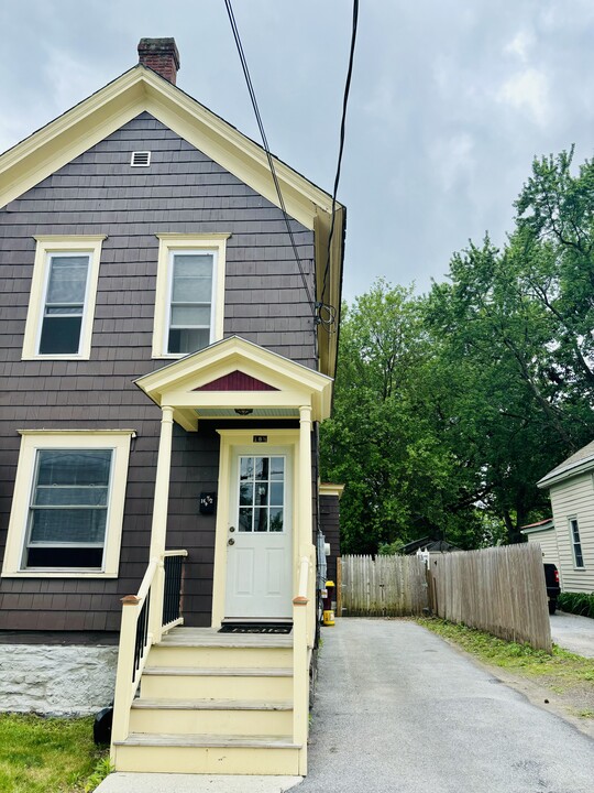 16 1st St, Unit 16 0.5 First St in Glens Falls, NY - Building Photo