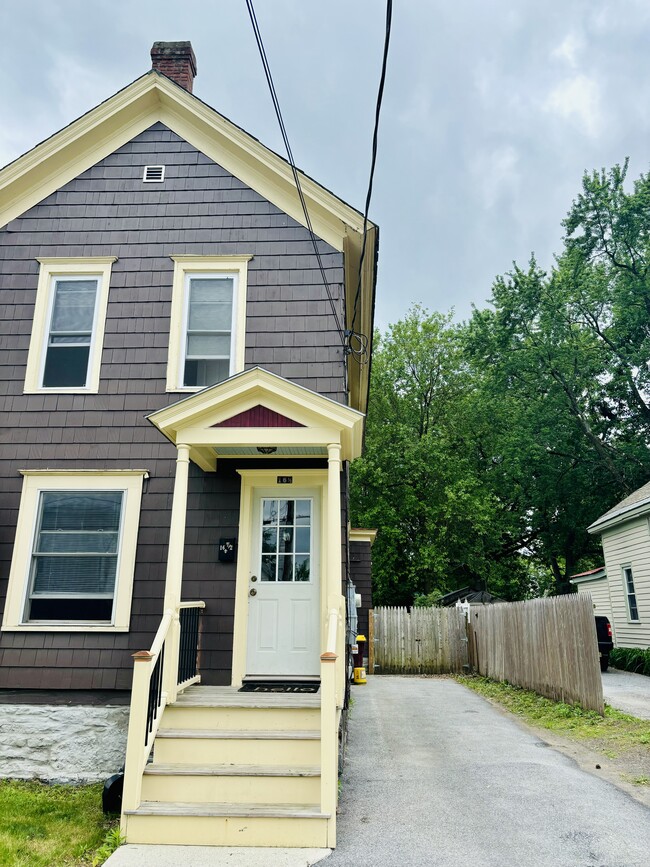 16 1st St, Unit 16 0.5 First St