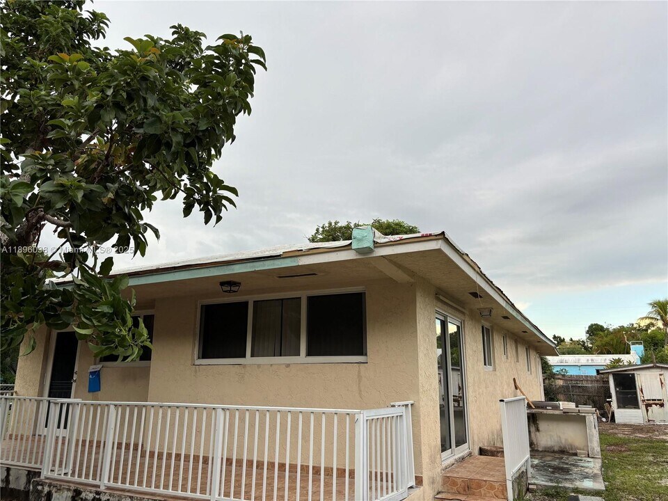 12 Andros Rd in Key Largo, FL - Building Photo