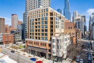 Chateau on Wells in Chicago, IL - Building Photo