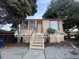 361 Reeside Ave in Monterey, CA - Building Photo