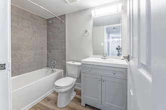 112 Breckenridge Drive in Kitchener, ON - Building Photo - Interior Photo