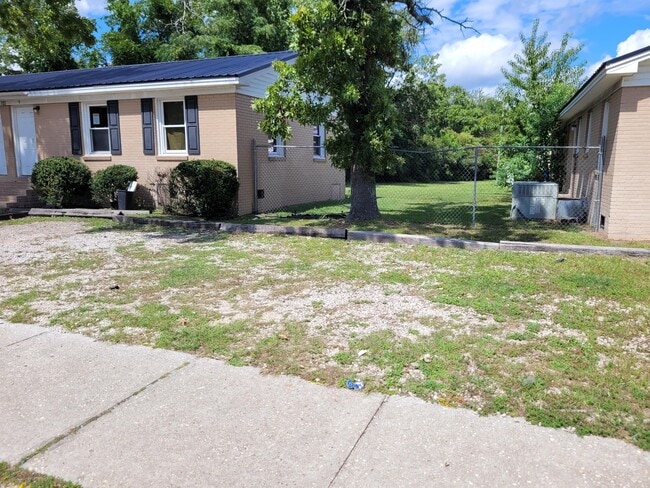 703 Lake Ave in Spring Lake, NC - Building Photo - Building Photo