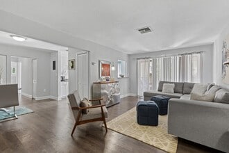 Belara Lakes in Tampa, FL - Building Photo - Building Photo