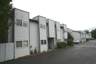 Newporter Apartments in Portland, OR - Foto de edificio - Building Photo