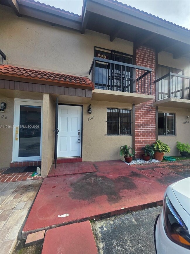 1811 SW 107th Ave in Miami, FL - Building Photo - Building Photo