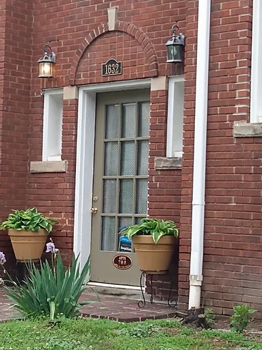 1632 Virginia St E, Unit 1 in Charleston, WV - Building Photo