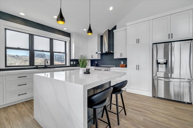 1237 Sculpin Loop in Garden City, UT - Foto de edificio - Building Photo