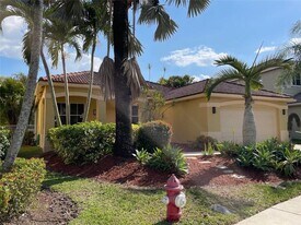 4293 Laurel Ridge Cir in Weston, FL - Building Photo