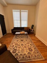 106 E Broad St in Burlington, NJ - Building Photo