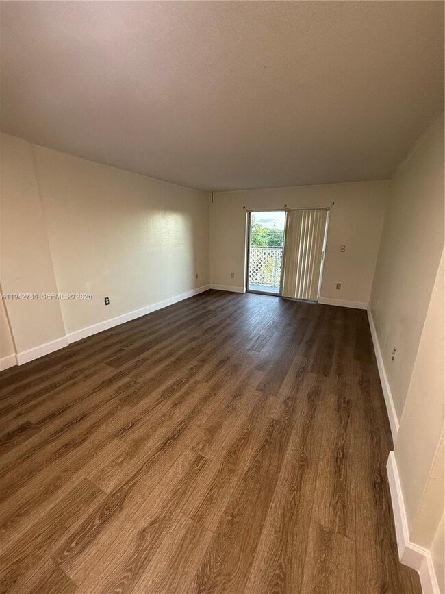 1085 W 68th St in Hialeah, FL - Building Photo - Building Photo