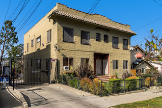 663-665 1/2 Imogen Ave in Los Angeles, CA - Building Photo - Building Photo