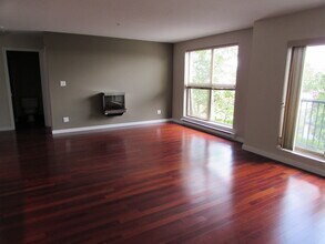 555 Franklyn St in Nanaimo, BC - Building Photo - Building Photo