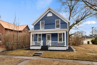 607 Kinsmoor Ave in Fort Wayne, IN - Building Photo - Building Photo