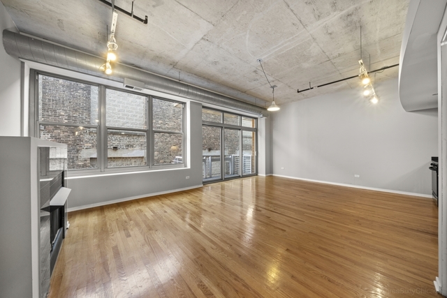 933 W Van Buren St, Unit 718 in Chicago, IL - Building Photo - Building Photo