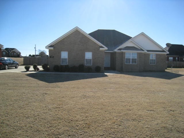 207 Reeney Dr in New Market, AL - Building Photo