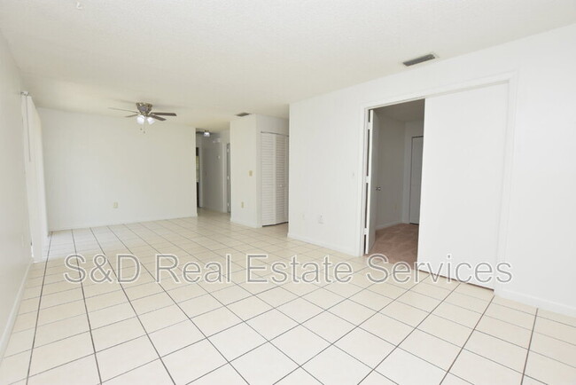 4745 Dimbath Dr in Lakeland, FL - Building Photo - Building Photo