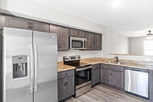 1032 Glenkirk Dr in Clarksville, TN - Building Photo