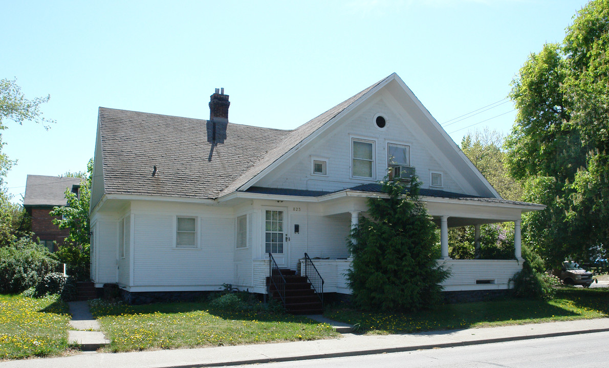 1428 N Lincoln St in Spokane, WA - Building Photo