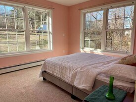 1594 Storrs Rd, Unit Left-side in Storrs Mansfield, CT - Building Photo