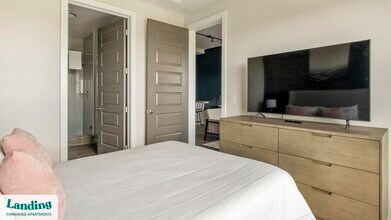 825 Usener St, Unit 619 in Houston, TX - Building Photo - Building Photo