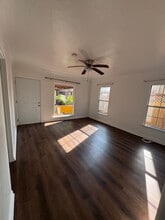 3349 Brayton Ave in Signal Hill, CA - Foto de edificio - Building Photo