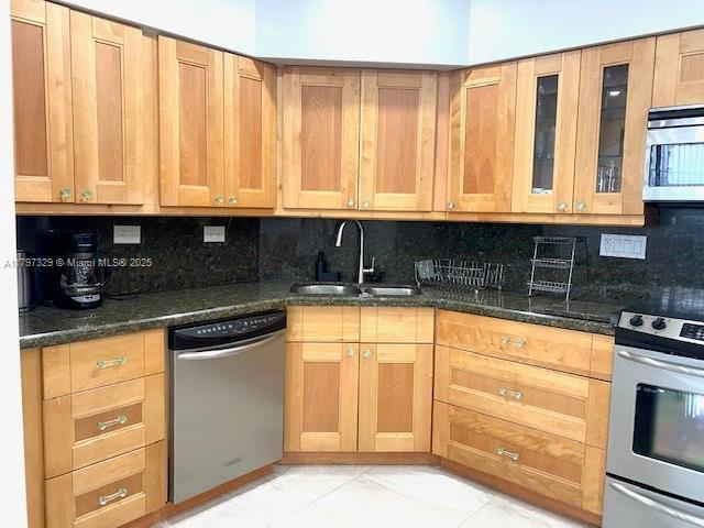 1408 Brickell Bay Dr, Unit 103 in Miami, FL - Building Photo - Building Photo