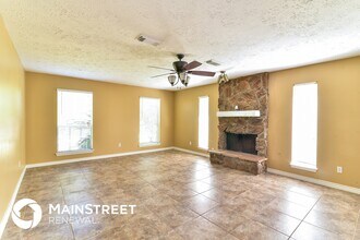 14815 Oak Pines Dr in Houston, TX - Building Photo - Building Photo