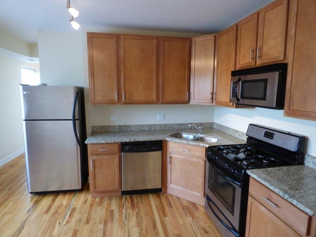 4606 N Monticello Ave, Unit 3S in Chicago, IL - Foto de edificio - Building Photo