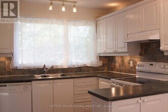 141 Elvaston Dr in Toronto, ON - Building Photo - Building Photo