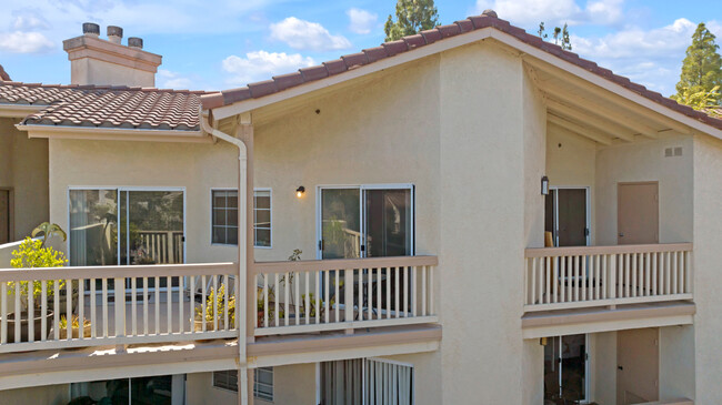 631 Oak Run Trl, Unit 406 in Oak Park, CA - Building Photo - Building Photo