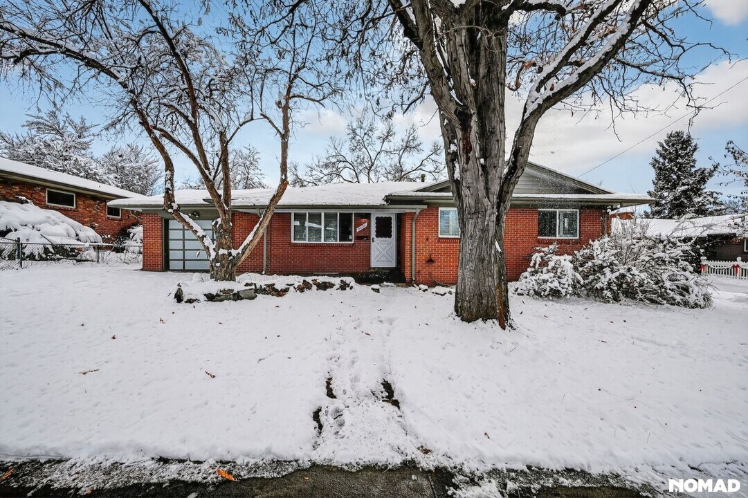 9524 W 64th Ave in Arvada, CO - Building Photo