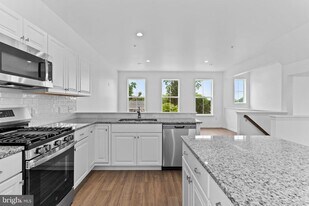 37 S 19th St in Camp Hill, PA - Building Photo