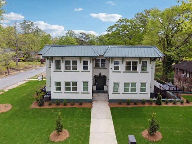 property at 750 Cascade Pl SW