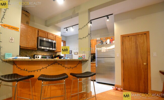 77 Easton St, Unit 1 in Boston, MA - Building Photo - Building Photo