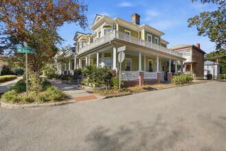 524 E Henry St in Savannah, GA - Building Photo - Building Photo