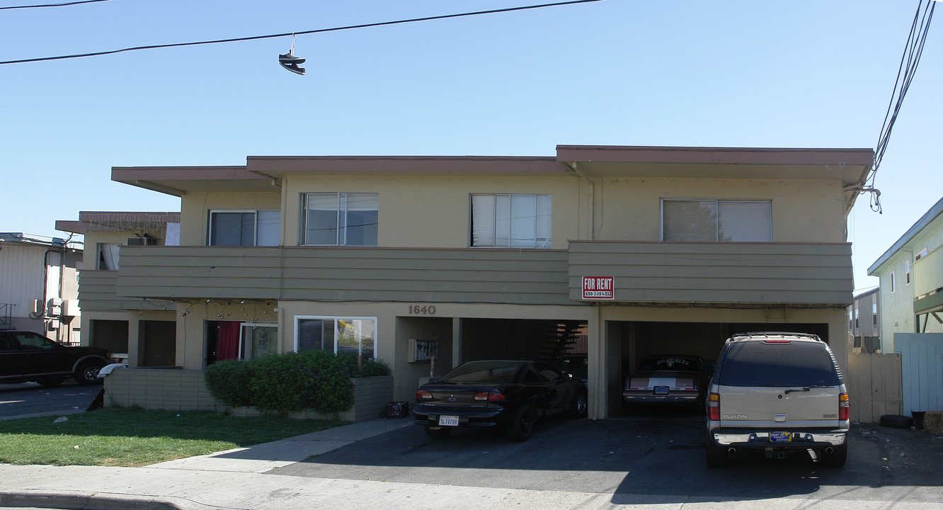 1640 Frisbie Ct in Concord, CA - Foto de edificio