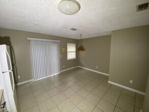 121 Cascade St in Deltona, FL - Building Photo - Building Photo