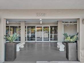 3301 S Ocean Blvd in Highland Beach, FL - Foto de edificio - Building Photo