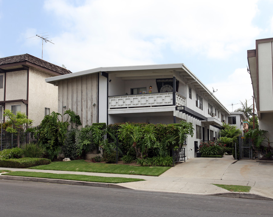 1606 Barry Ave in Los Angeles, CA - Building Photo